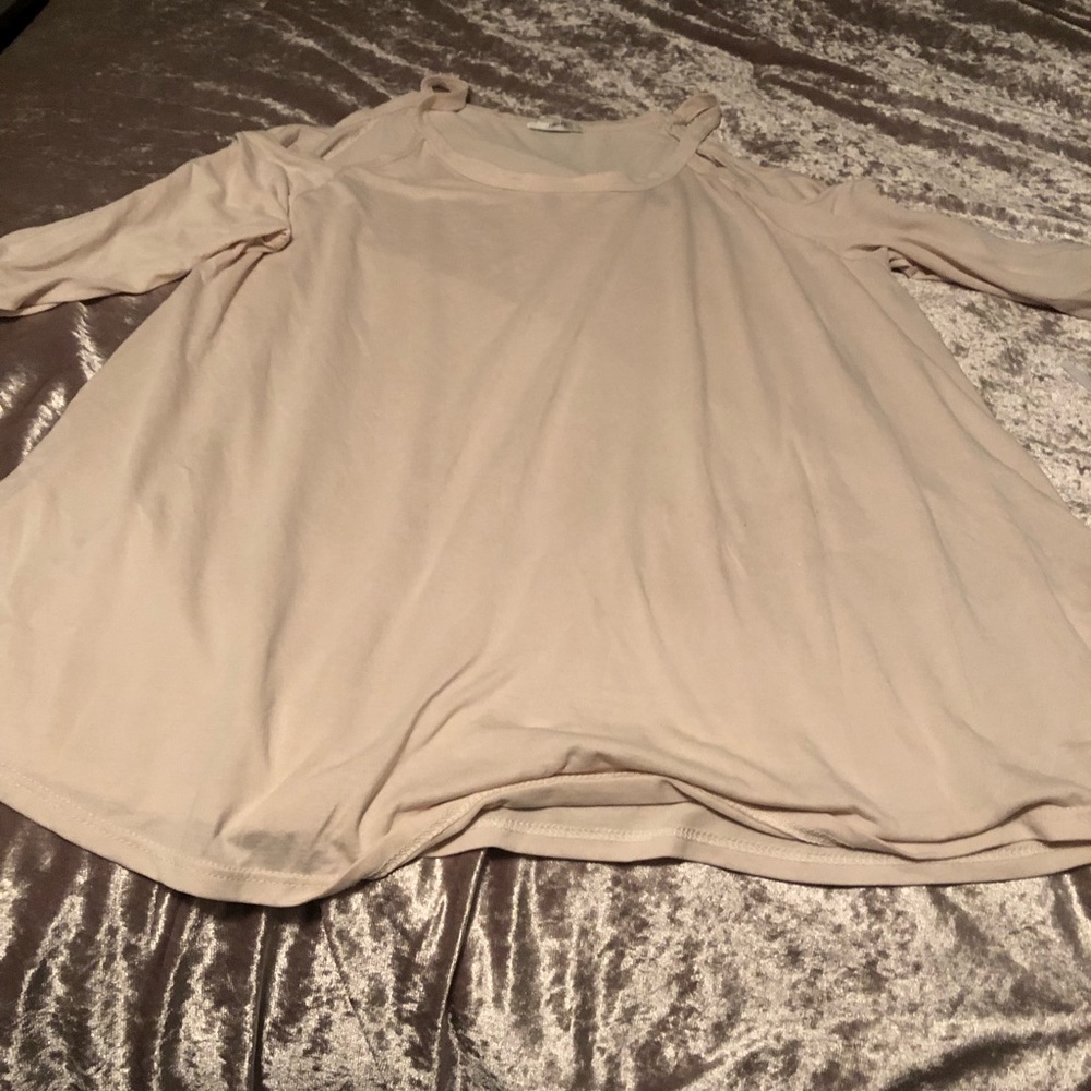 Boutique cold shoulder top